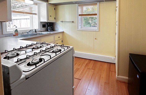 East Sandwich Cottage | Beach Days Ahead! East Sandwich Escape