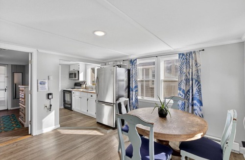 Matunuck House | Beach Front Sunrise Cottage