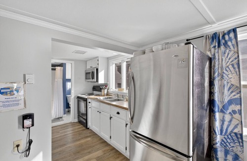 Matunuck House | Beach Front Sunrise Cottage