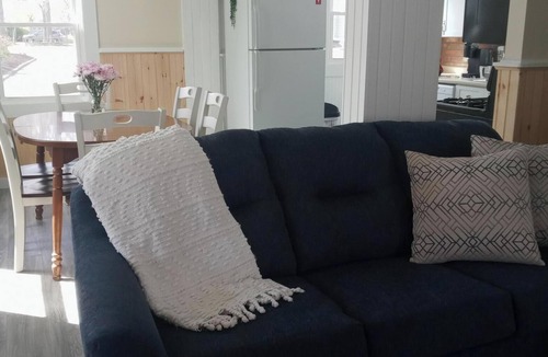 Ocean Park House | Beach House 3 Minute Walk to the Beach. Next to Ocean Park. Location-Location