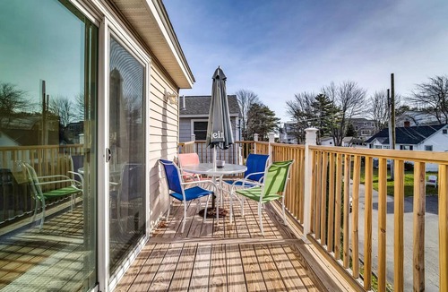 Ocean Park House | Beach House 3 Minute Walk to the Beach. Next to Ocean Park. Location-Location