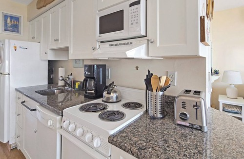 North Truro Condo | Beachfront 1BD-A/C, Amazing Water Views & Sunsets, Direct Beach Access