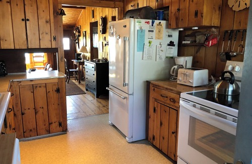 Granite Point Cottage | Beachfront 3-bedroom cottage, Granite Pt, AC, WiFi, Views