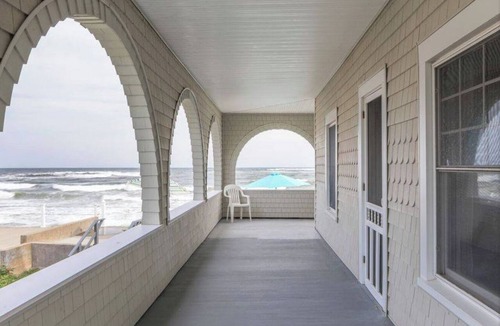 Wells Beach House | Beachfront 7-bedroom house in Wells perfect for family getaways