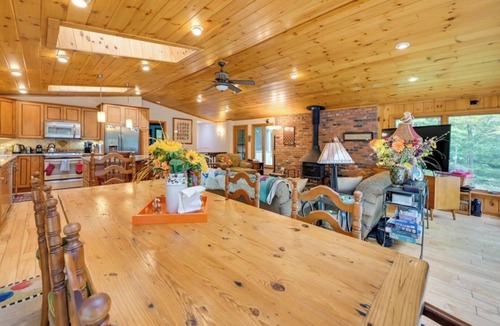 Tolland House | Beachfront Cabin - Kayaks - Community Amenities!