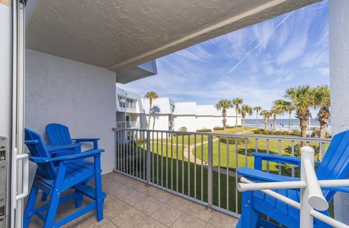 Crescent Beach Condo | Beachfront Condo with Ocean View - Sandpiper 216