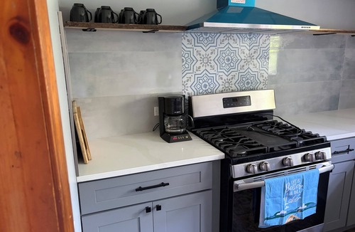 Lexington Cabin | Beachfront cottage #1 in Lexington with AC, shared Hot Tub & Pool on Lake Huron