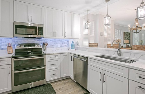 Santa Rosa Beach Condo | BEACHFRONT l SPECTACULAR WATER VIEWS l PRIVATE BEACH l SEASONAL BEACH SET UP