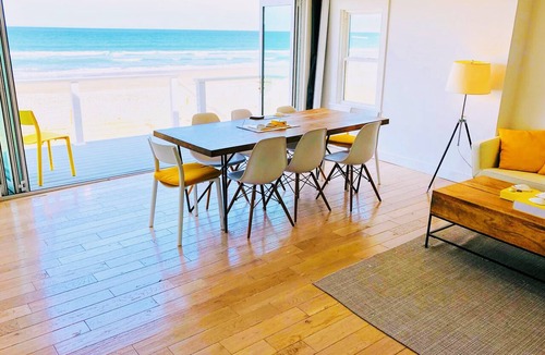 Kenberma House | Beachfront on Nantasket - Renovated Cottage