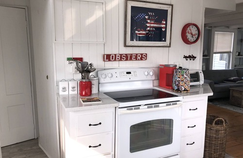 Rockport Cottage | Beachfront retreat - just steps from ocean