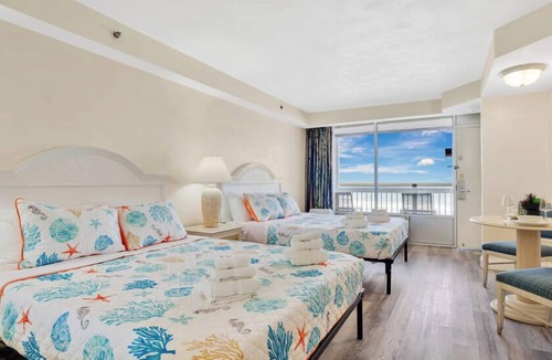 Ortona Park Apartment | Beachfront studio escape w/balcony ocean views