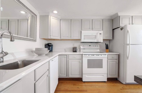 North Truro House | Beachfront with Stunning Views!