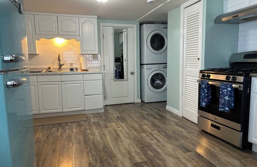 Salisbury Beach House | Beachside 5-bedroom house for large gatherings in charming Salisbury