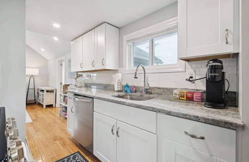 Salisbury Apartment | Beachside Bliss | Beach Access | Parking | A/C