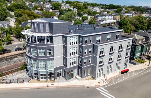 Ward Two Hotel | Beacon Suites Hotel