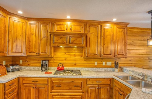 McHenry House | Bear on Mountain offers an exquisite Log Cabin on WISP Mountain