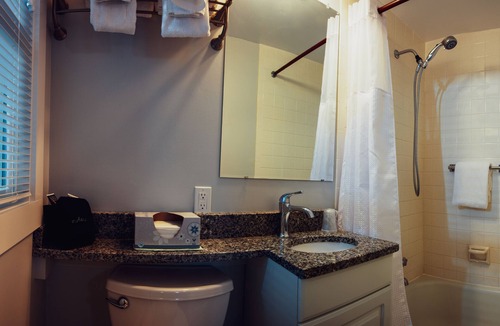 Rockport Hotel | Bearskin Neck Motor Lodge