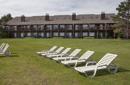Breezy Point Apartment | Beautiful 1 bedroom unit at resort, sleeps 4