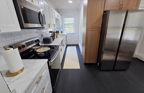 Attleboro Apartment | Beautiful 2-bedroom apartment with AC in quaint Attleboro