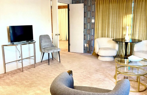 Clovis House | Beautiful 2-bedroom townhome with AC and balcony view of the golf course