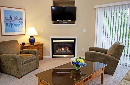 Bellaire Apartment | Beautiful 2 bedroom unit at resort, sleeps 8