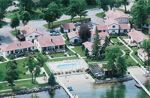 Alexandria Apartment | Beautiful 2 bedroom unit at resort, sleeps 8