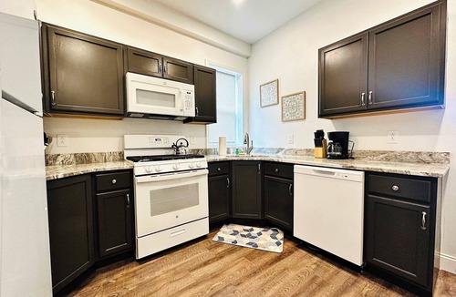 Pittsburgh Apartment | Beautiful 2 Bedroom Apartment - Easy City Access