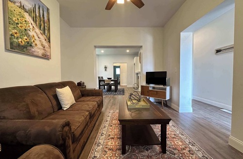 Pittsburgh Apartment | Beautiful 2 Bedroom Apartment - Easy City Access