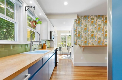 Watertown Condo | Beautiful 2-bedroom with parking close to Cambridge/Watertown line