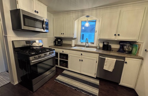 Depew House | Beautiful 3 bedroom house close to airport, downtown, stadium, and more!