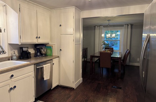 Depew House | Beautiful 3 bedroom house close to airport, downtown, stadium, and more!