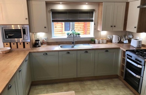 Morpeth Cabin | Beautiful 3 bedroom lodge with hot tub in stunning Northumberland