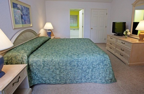Bellaire Apartment | Beautiful 3 bedroom unit at resort, sleeps 8