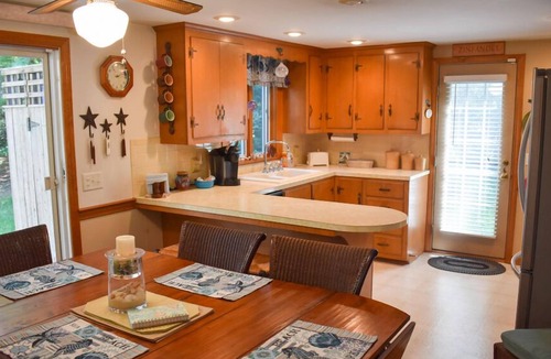 Yarmouth Port House | Beautiful 4 bedroom, 1.5 bath home sleeping 8- in Yarmouth Port