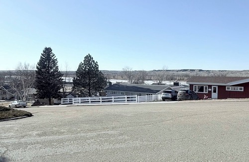 Glendive House | Beautiful 4-bedroom, 2 bath house in central Glendive near Yellowstone River