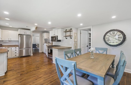 Charlevoix House | Beautiful 4 bedroom home just 3 1/2 blocks from downtown & Lake Michigan