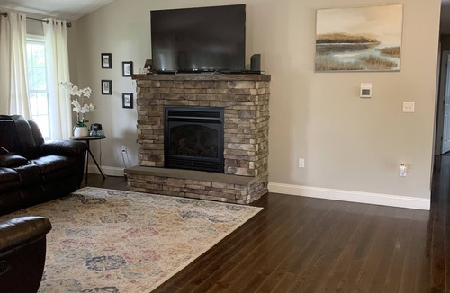 Milroy House | Beautiful 5-Bedroom Home with Lots of Space