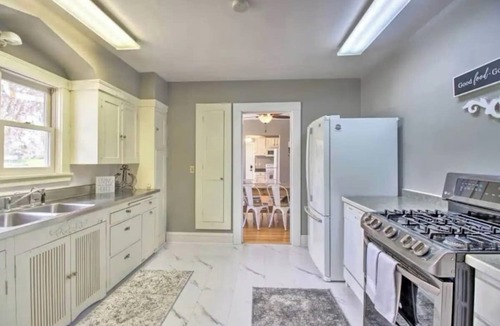 Walker House | Beautiful 7BR 5BA Home on Leech Lake