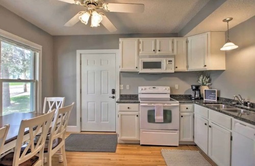 Walker House | Beautiful 7BR 5BA Home on Leech Lake