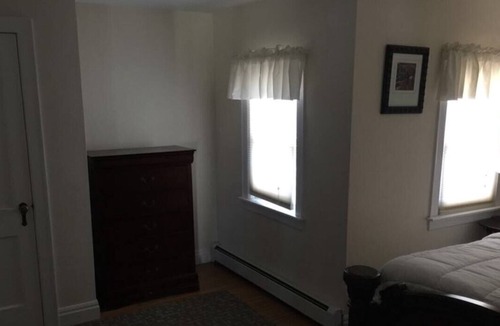 Kittery House | Beautiful and spacious 4 bedroom, 3 bath house with full water view
