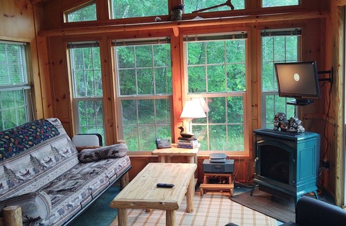 Lovell House | Beautiful Cabin Next To Hiking and Snowmobile Trails And Forest Reserve