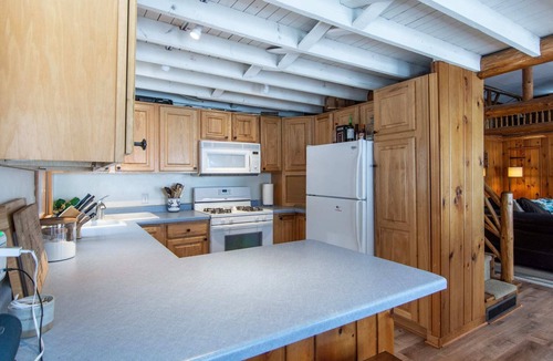 Merrifield House | Beautiful Cabin on Horseshoe Lake