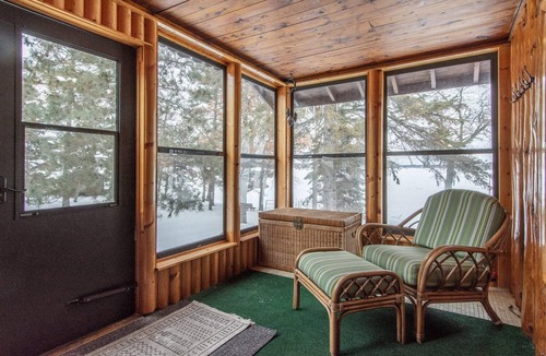 Merrifield House | Beautiful Cabin on Horseshoe Lake