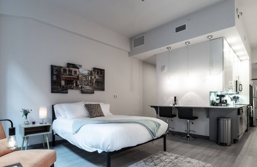 Central Business District Condo | Beautiful Condo- Heart of Business District 403
