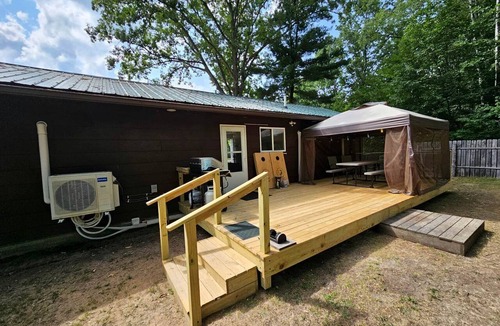 Wellston Cottage | Beautiful Cottage Nestled Amidst Trees in Wellston, Michigan
