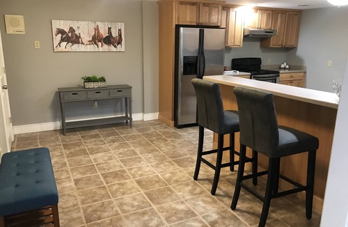Richmond Apartment | Beautiful Country Estate Basement Apartment