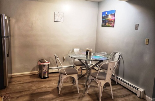 Lynn House | Beautiful Cozy Hill top 1BR near Boston & Salem