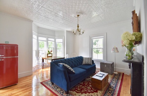 Brunswick Apartment | Beautiful Delightful 3BR Downtown Brunswick All King Beds