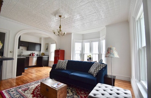 Brunswick Apartment | Beautiful Delightful 3BR Downtown Brunswick All King Beds