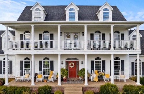 Chaplin House | Beautiful Estate boasting 5 bedrooms with views of horses and countryside!